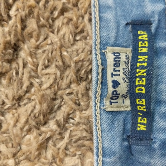 #705Top Trends Basic Collection Skinny Junior Size Girls Jeans with Crotchet 28 - Picture 3 of 6